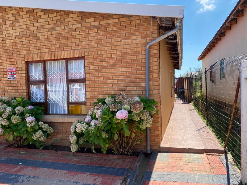 4 Bedroom Property for Sale in Ezibeleni Eastern Cape
